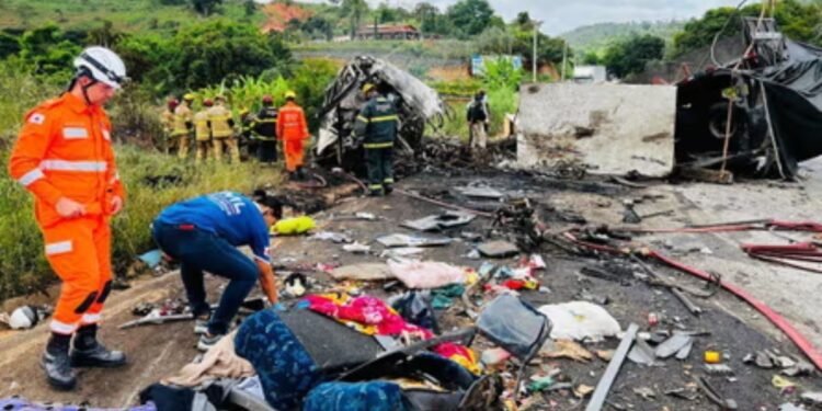 37 dead in fatal crash between passanger bus and truck on highway – India TV