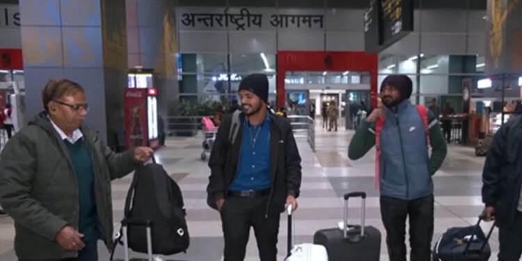 Four Indians stuck in Syria reach Delhi, thank embassy for evacuation efforts – India TV