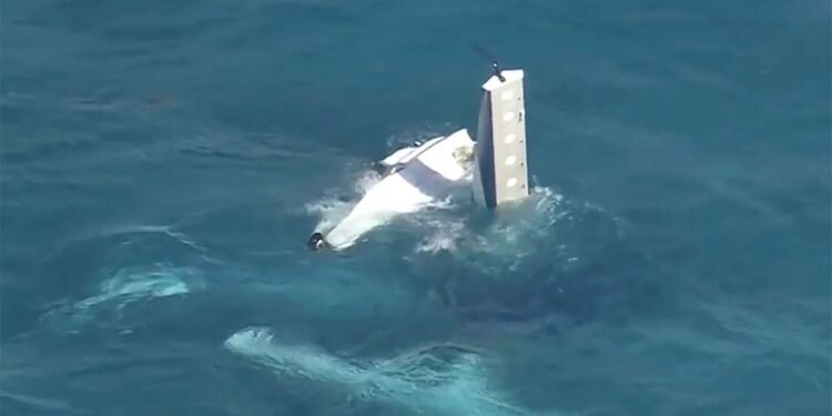 Australia: Seaplane crashes during takeoff from popular tourist island, killing 3 and injuring 3
