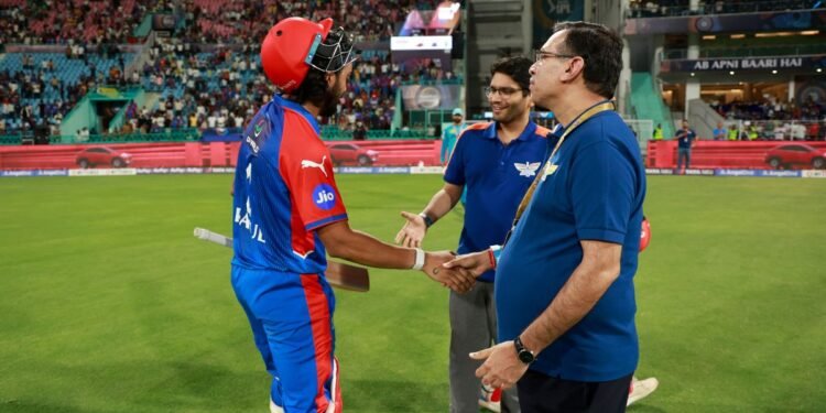 KL Rahul avoids interaction with Sanjiv Goenka and his son after LSG vs DC clash | Watch