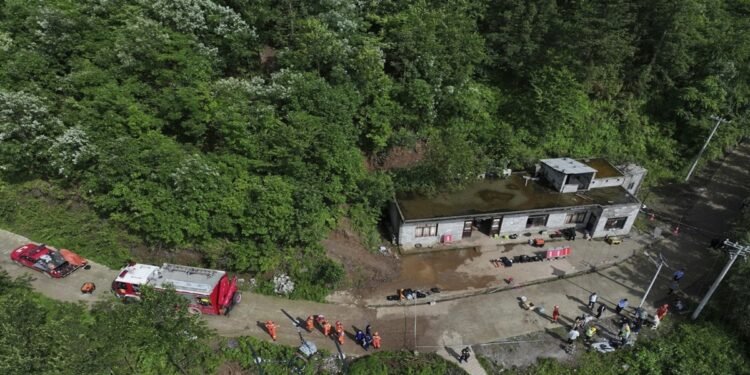 China: Four dead, 17 trapped as landslides hit Guizhou province